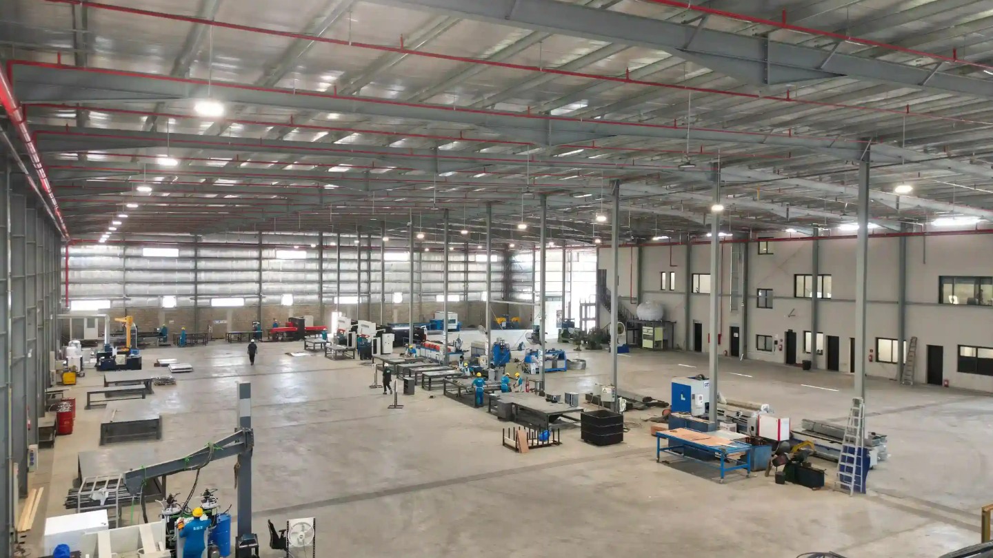 Stainless Steel Doors: Ideal for Healthcare and Food Industry